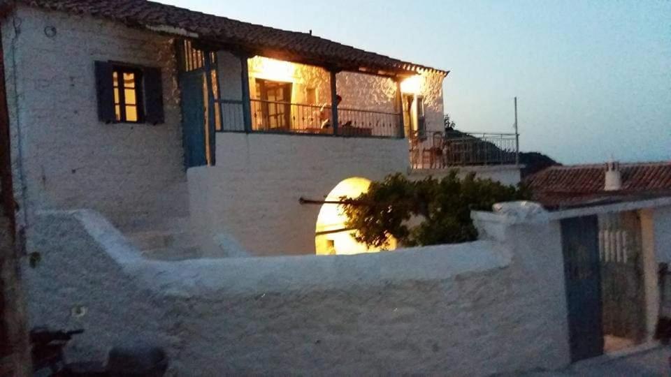 Lovely Traditionnal House With Sea View Tiros Exterior photo