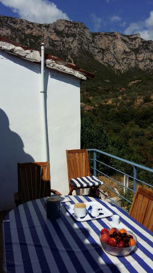 Lovely Traditionnal House With Sea View Tiros Exterior photo